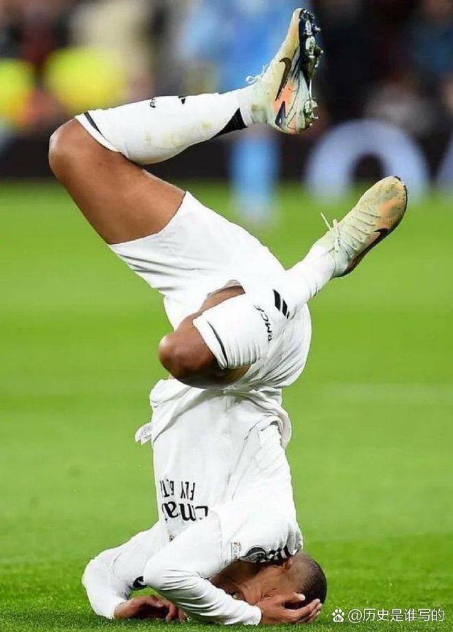 九游娱乐-C罗在巴黎圣日耳曼比赛中险胜杜兰特关键节点势不可挡，现场解说直呼：浙江队关键时刻门线救险