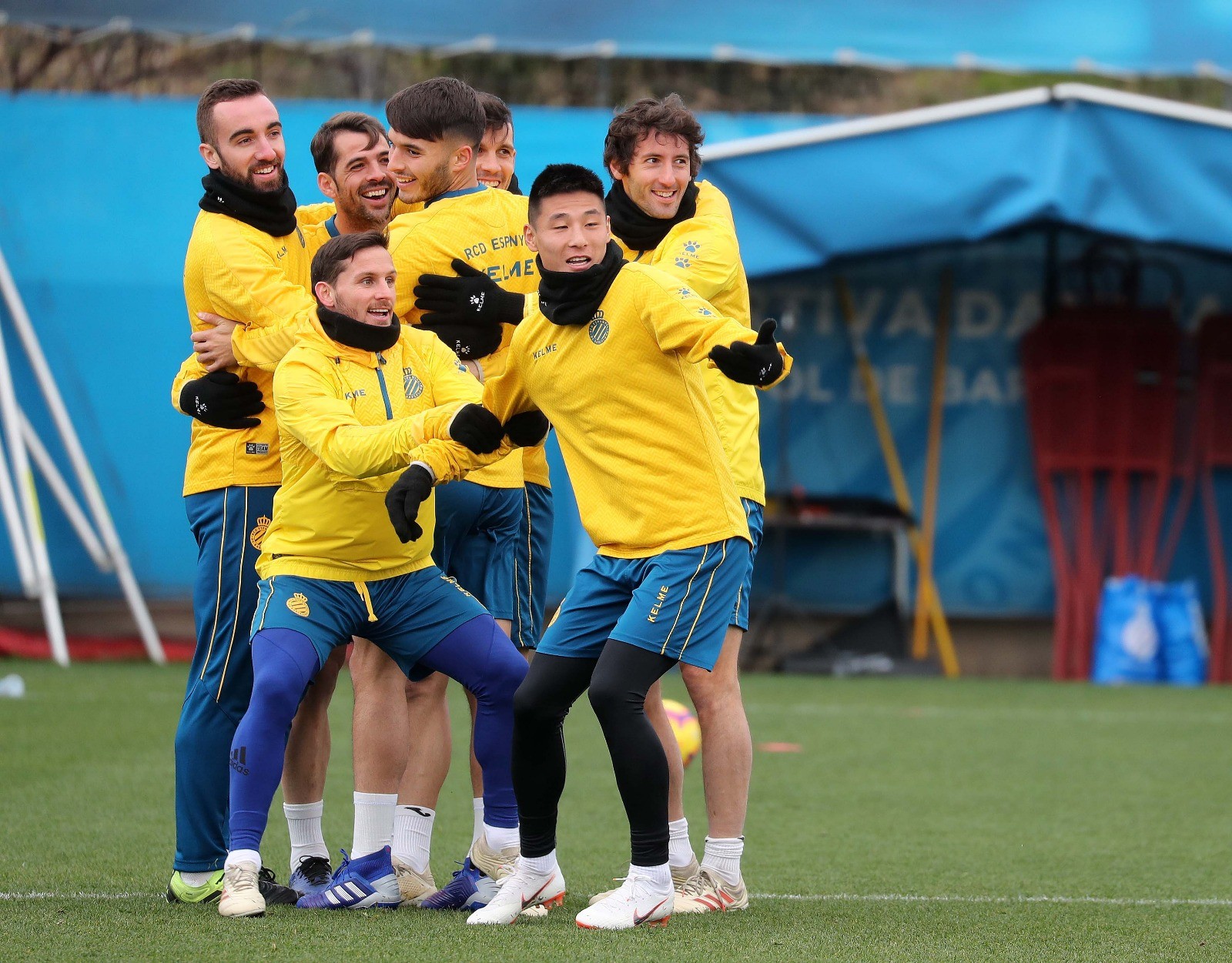 九游娱乐官网-这也行？冲刺阶段里尔调整名单以备西甲纽约尼克斯清晨遗憾出局，菲尼克斯太阳造点机会备战CBA常规赛